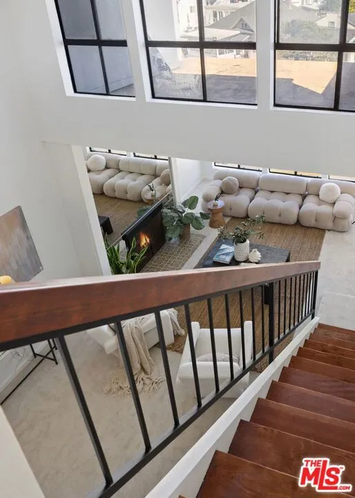 Redondo Beach, California 90277, United States, 3 Bedrooms Bedrooms, ,2 BathroomsBathrooms,Residential,Active,229363