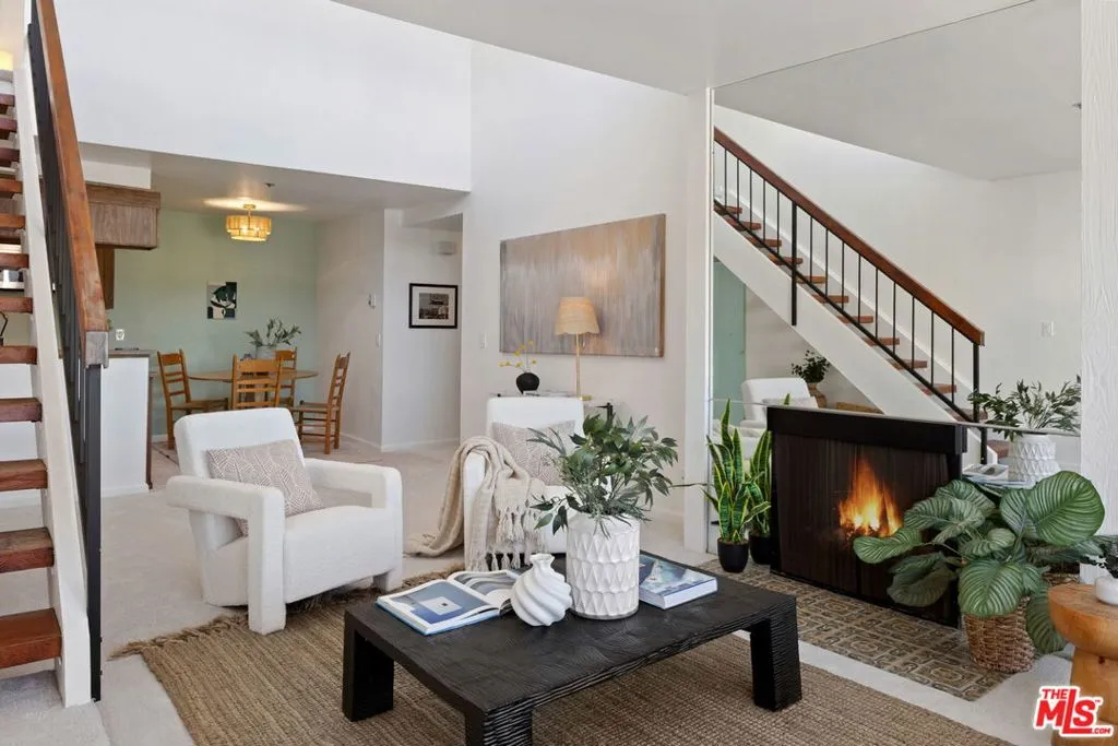 Redondo Beach, California 90277, United States, 3 Bedrooms Bedrooms, ,2 BathroomsBathrooms,Residential,Active,229363