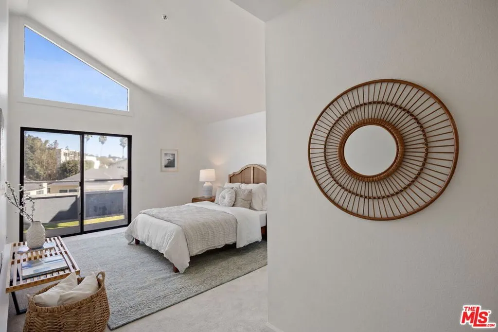 Redondo Beach, California 90277, United States, 3 Bedrooms Bedrooms, ,2 BathroomsBathrooms,Residential,Active,229363