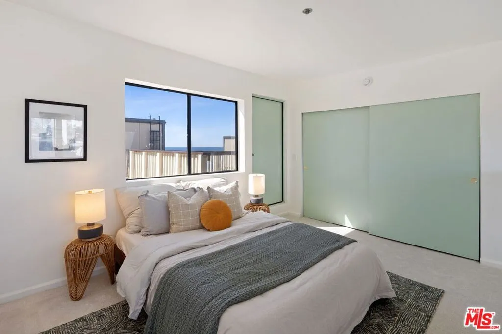 Redondo Beach, California 90277, United States, 3 Bedrooms Bedrooms, ,2 BathroomsBathrooms,Residential,Active,229363