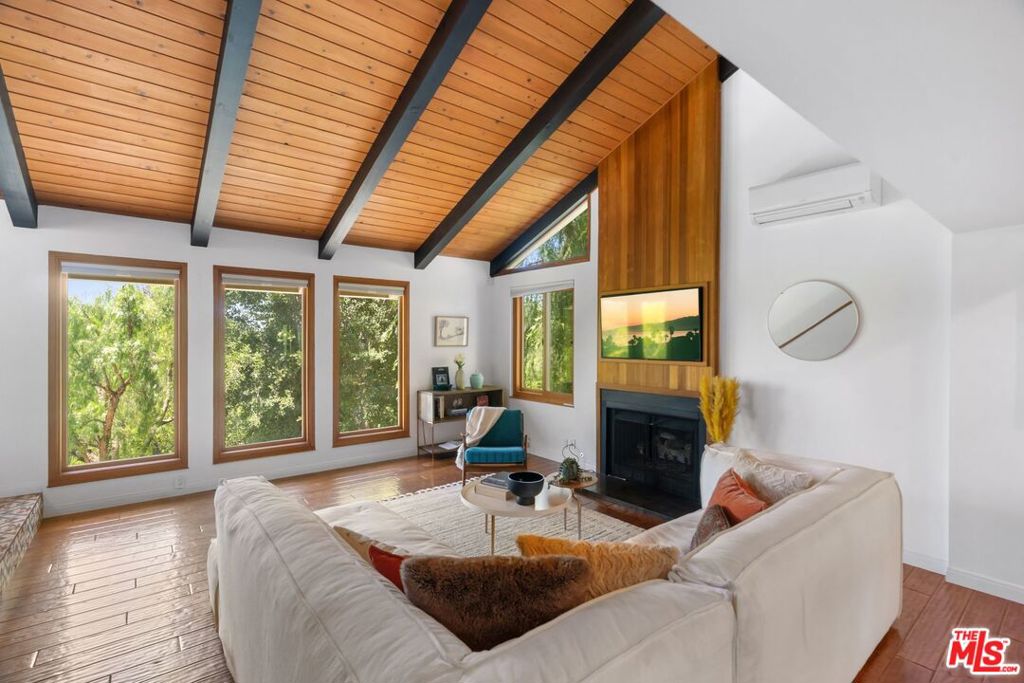 Properties 4 4618 Abargo Street