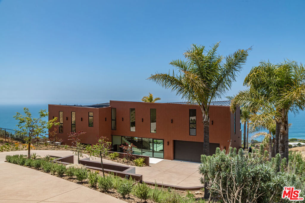 4346 Avenida De La Encinal