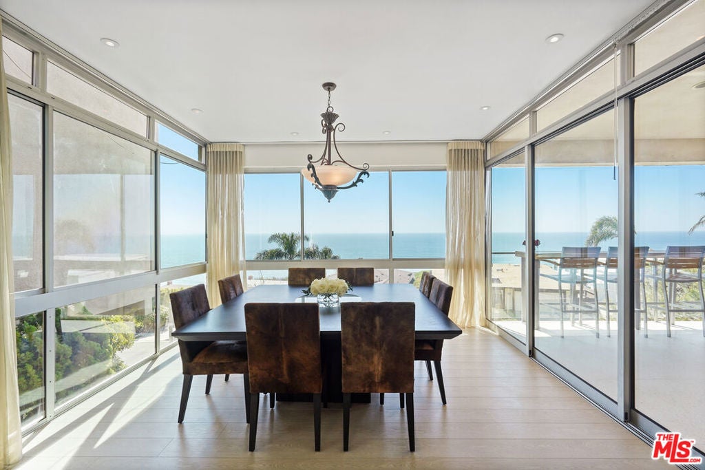 18101 COASTLINE Drive
