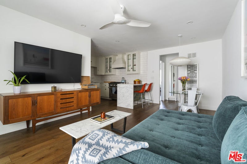 1929 Tamarind Avenue 8