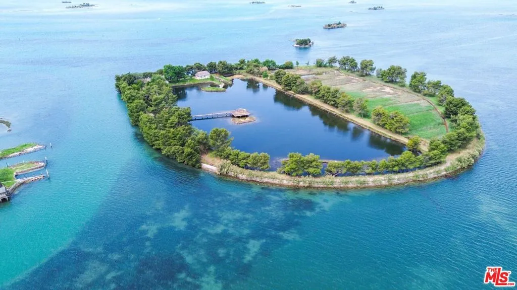 United States, 4 Bedrooms Bedrooms, ,3 BathroomsBathrooms,Residential,Active,245336