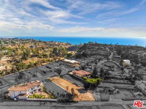 649 N Las Casas Avenue Pacific Palisades CA 90272