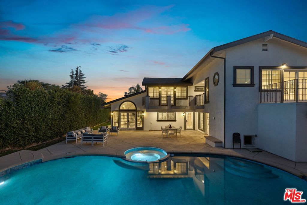 17011 Gledhill Street