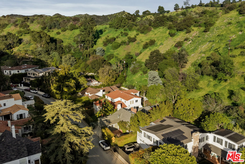 1518 N Beverly Drive