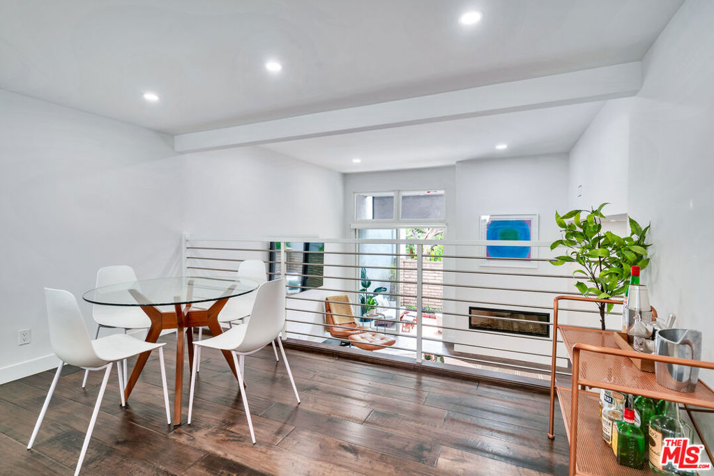4800 La Villa Marina F