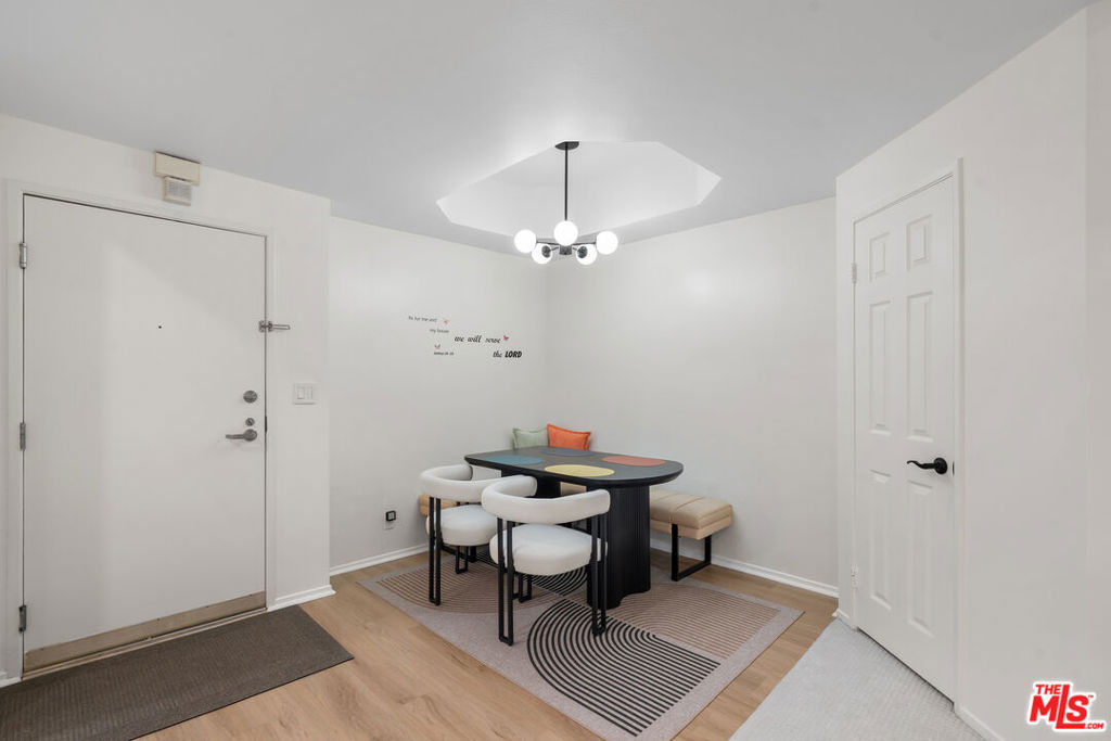 620 S Gramercy Place 239