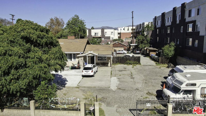 14633 Tupper Street