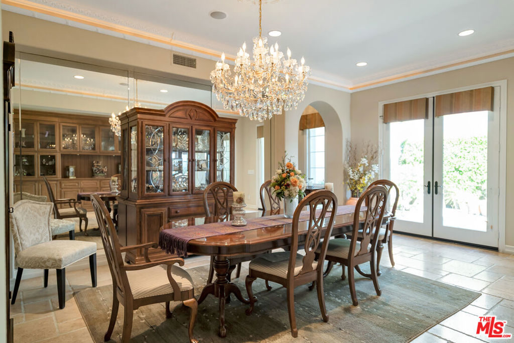 7529 Coastal View Drive