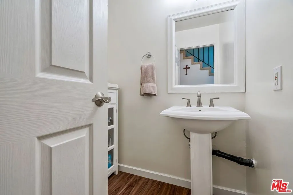 West Hills, California 91304, United States, 4 Bedrooms Bedrooms, ,3 BathroomsBathrooms,Residential,Active,154859