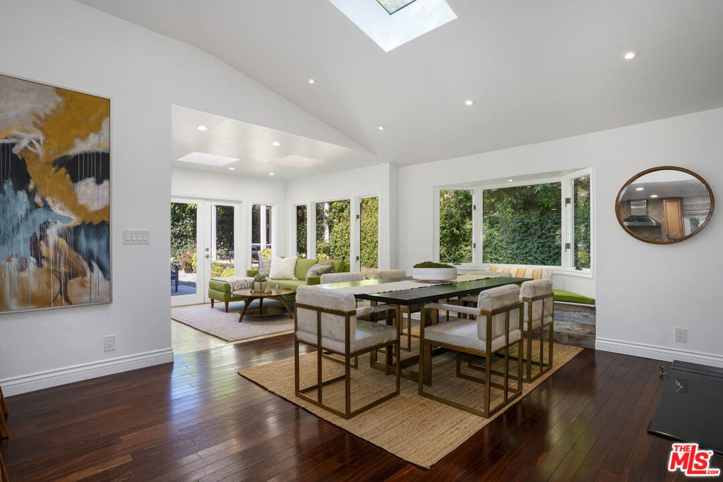 3452 Mandeville Canyon Road