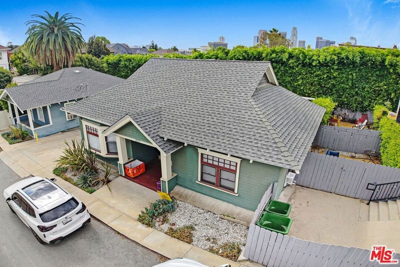 830 E Edgeware Road