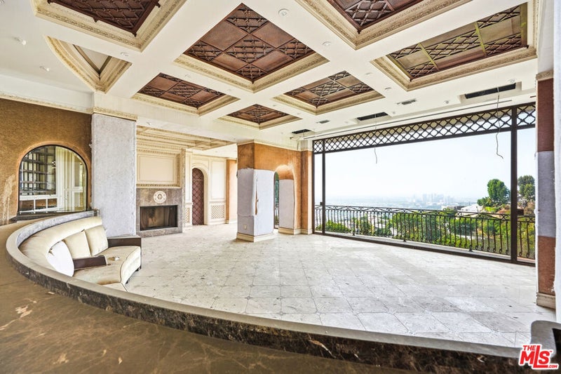 1754 Sunset Plaza Drive