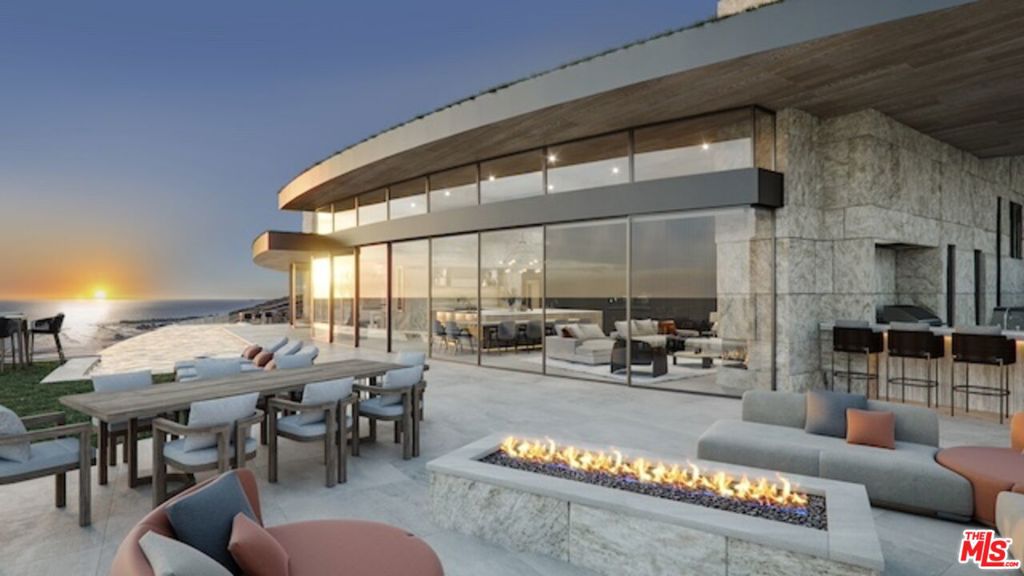 5024 Carbon Beach Terrace