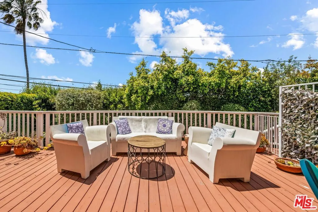 Playa Del Rey, California 90293, United States, 4 Bedrooms Bedrooms, ,3 BathroomsBathrooms,Residential,Active,187271