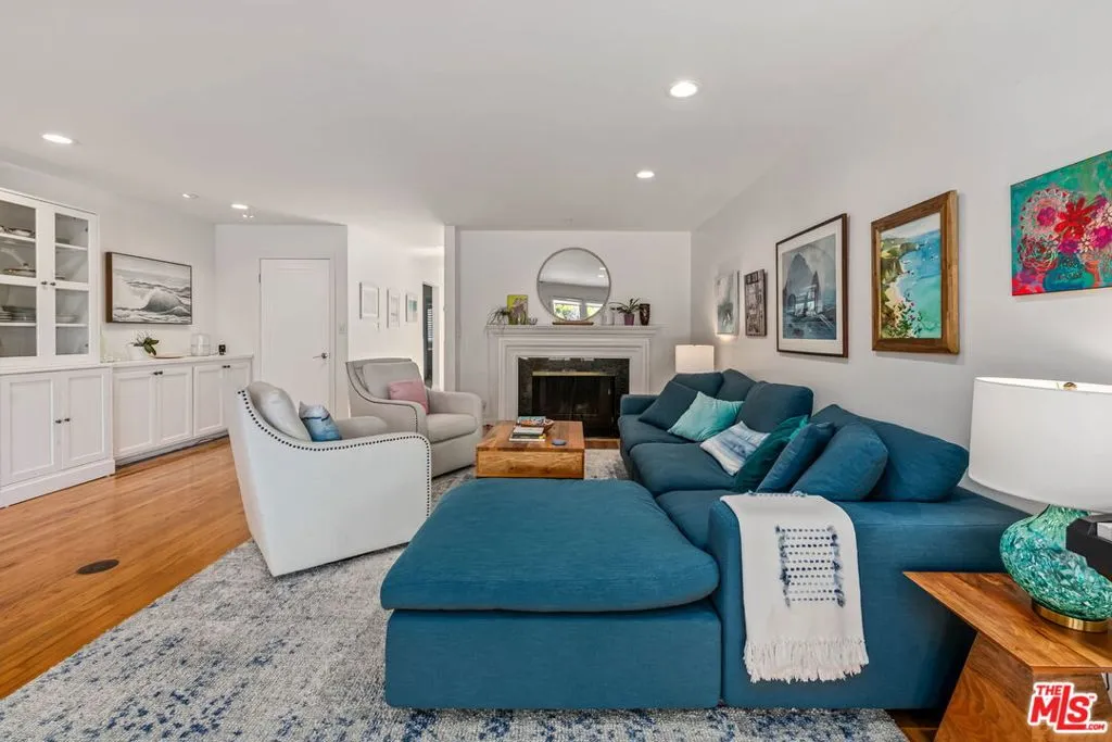 Playa Del Rey, California 90293, United States, 4 Bedrooms Bedrooms, ,3 BathroomsBathrooms,Residential,Active,187271