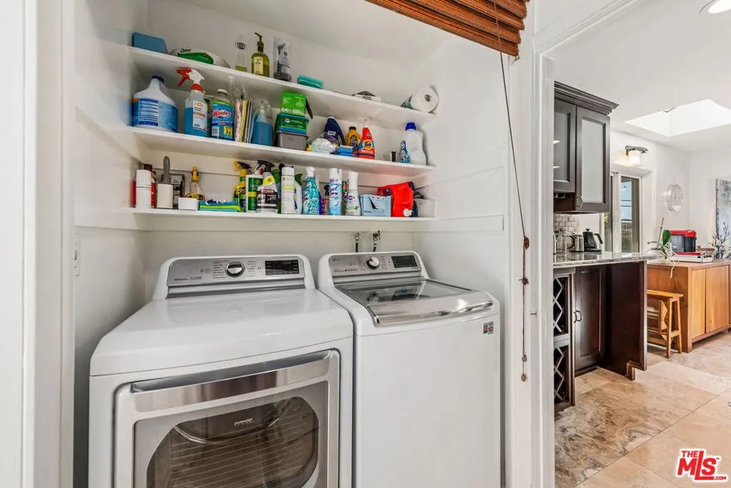 Playa Del Rey, California 90293, United States, 4 Bedrooms Bedrooms, ,3 BathroomsBathrooms,Residential,Active,187271