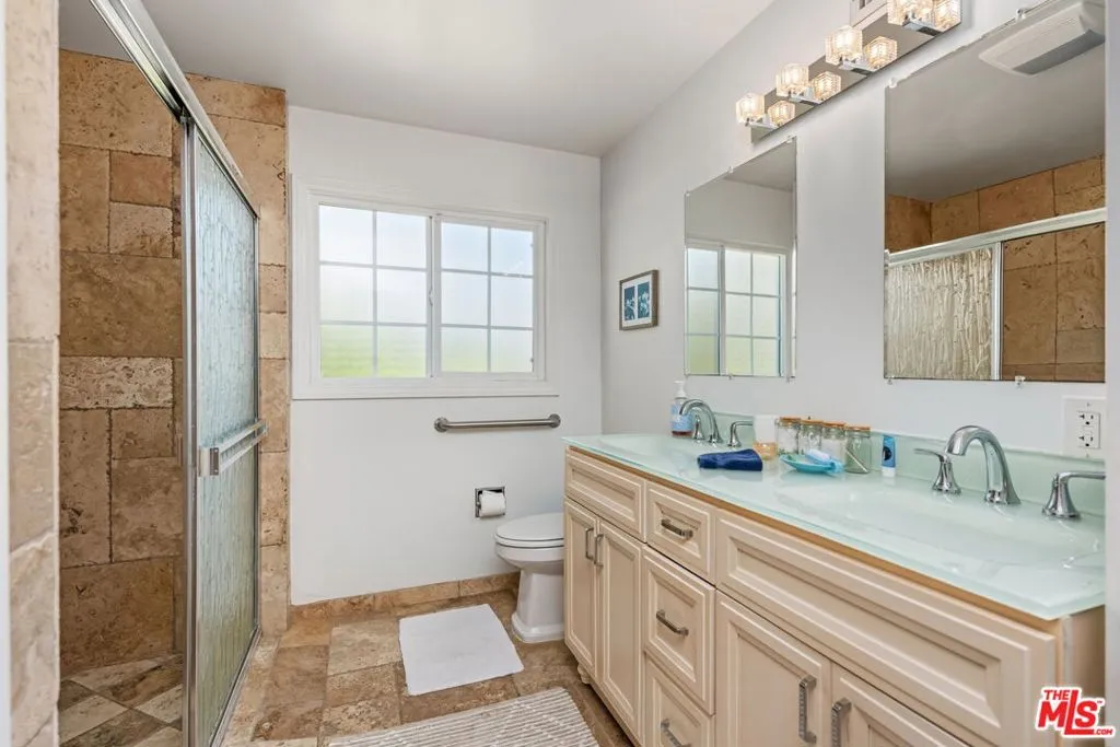 Playa Del Rey, California 90293, United States, 4 Bedrooms Bedrooms, ,3 BathroomsBathrooms,Residential,Active,187271