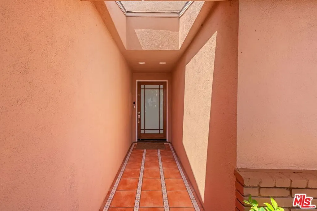 Playa Del Rey, California 90293, United States, 4 Bedrooms Bedrooms, ,3 BathroomsBathrooms,Residential,Active,187271