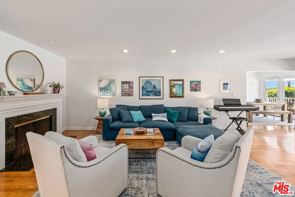 Playa Del Rey, California 90293, United States, 4 Bedrooms Bedrooms, ,3 BathroomsBathrooms,Residential,Active,187271