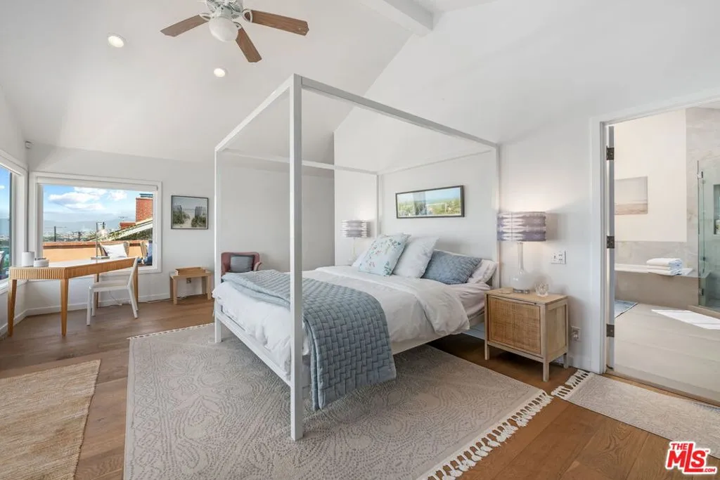 Playa Del Rey, California 90293, United States, 4 Bedrooms Bedrooms, ,3 BathroomsBathrooms,Residential,Active,187271