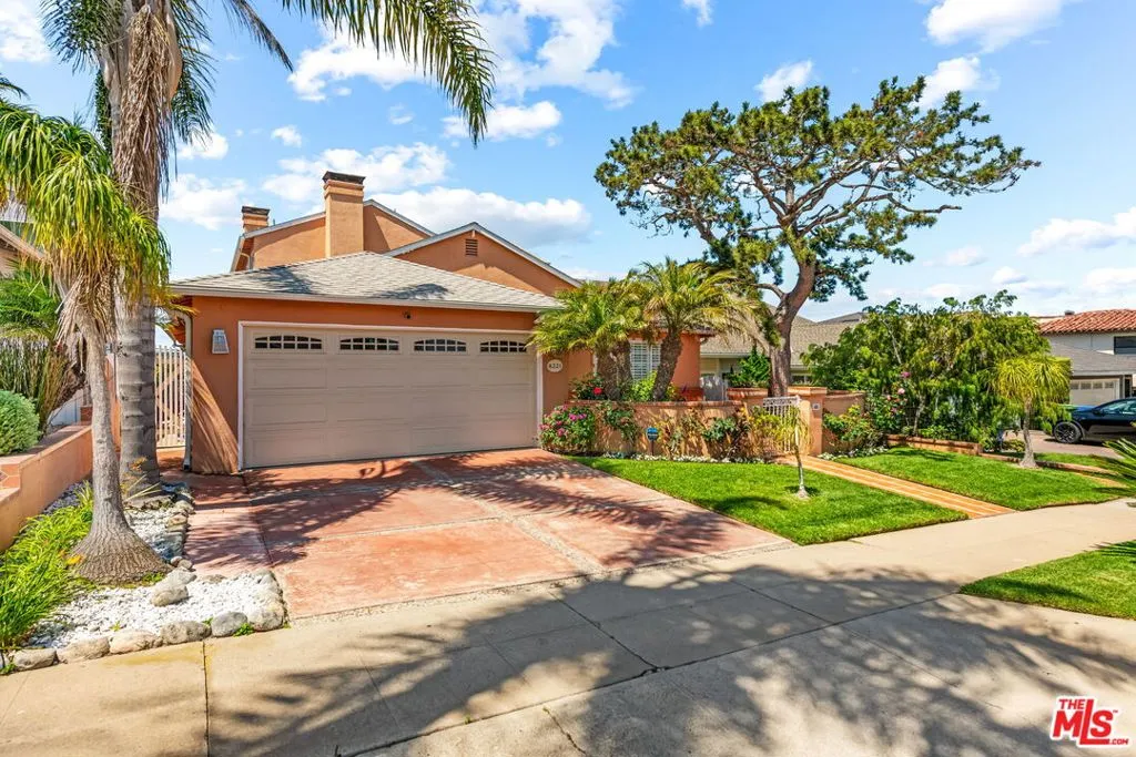 Playa Del Rey, California 90293, United States, 4 Bedrooms Bedrooms, ,3 BathroomsBathrooms,Residential,Active,187271