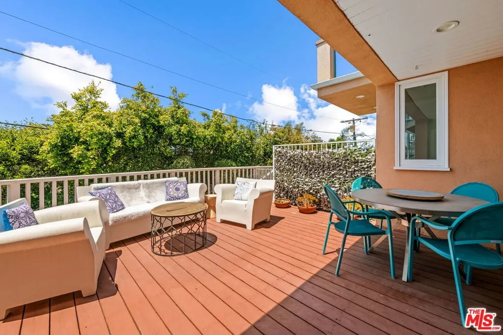 Playa Del Rey, California 90293, United States, 4 Bedrooms Bedrooms, ,3 BathroomsBathrooms,Residential,Active,187271