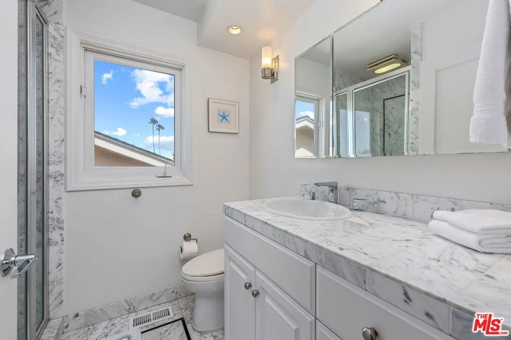 Playa Del Rey, California 90293, United States, 4 Bedrooms Bedrooms, ,3 BathroomsBathrooms,Residential,Active,187271