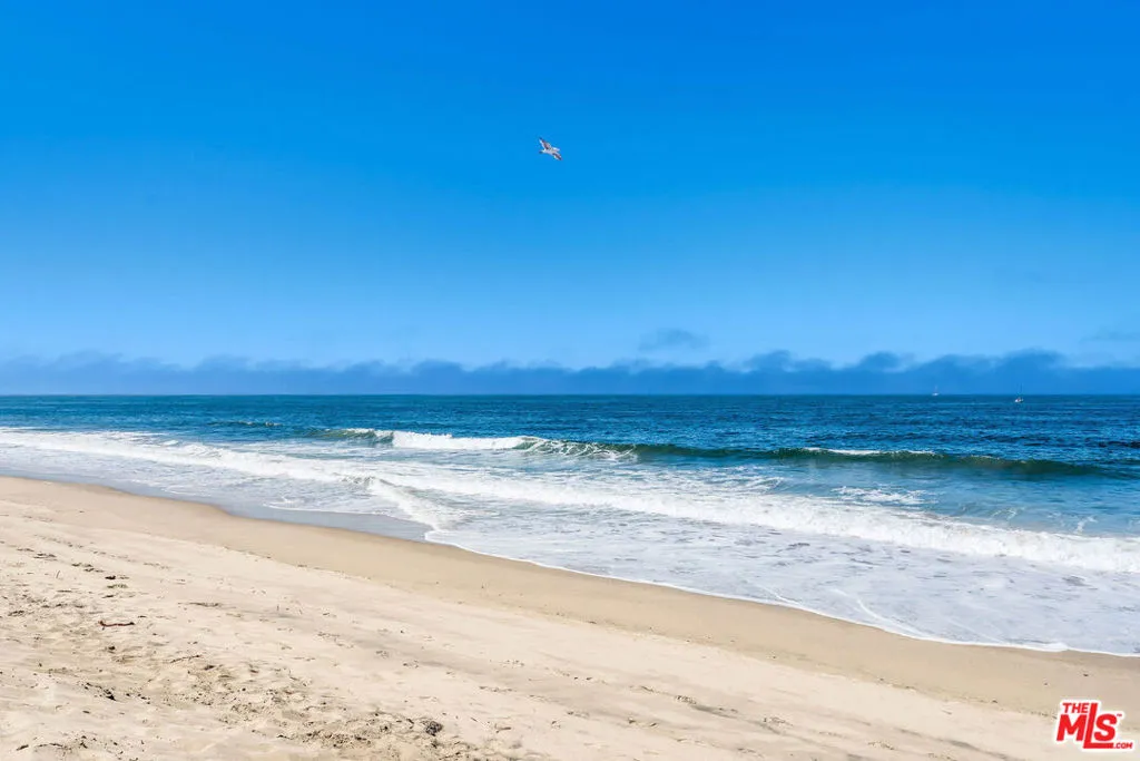 Playa Del Rey, California 90293, United States, 4 Bedrooms Bedrooms, ,3 BathroomsBathrooms,Residential,Active,187271