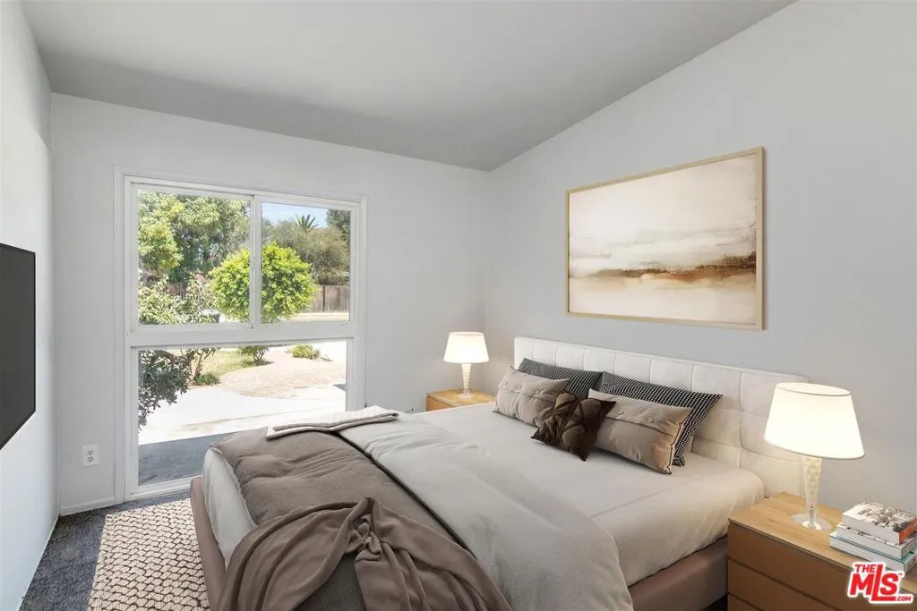 Reseda, California 91335, United States, 3 Bedrooms Bedrooms, ,2 BathroomsBathrooms,Residential,Pending,197127