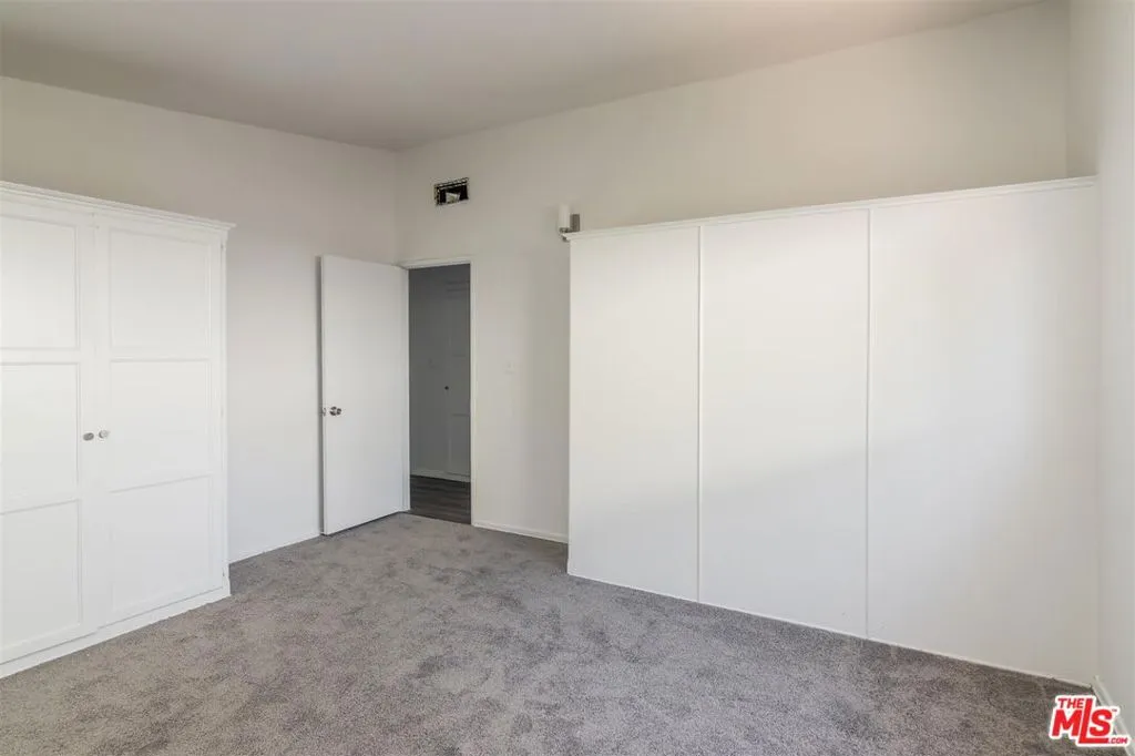 Reseda, California 91335, United States, 3 Bedrooms Bedrooms, ,2 BathroomsBathrooms,Residential,Pending,197127