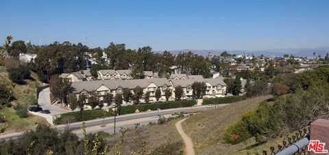 4600 Don Lorenzo Drive 13 Los Angeles CA 90008