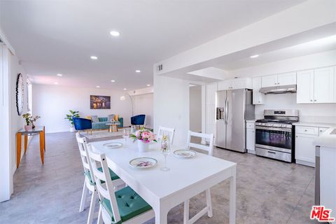 Photo of 1017 S BEDFORD Street #2, Los Angeles, CA 90035 (MLS # 25601467)