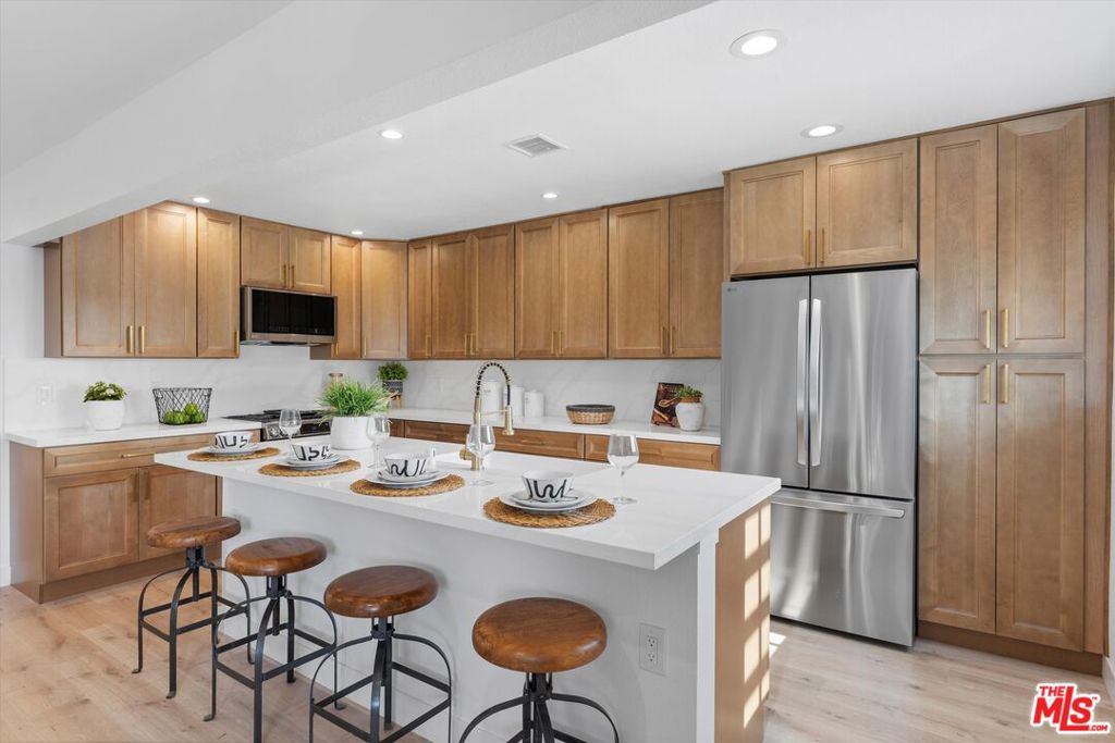 3815 W 60th Street