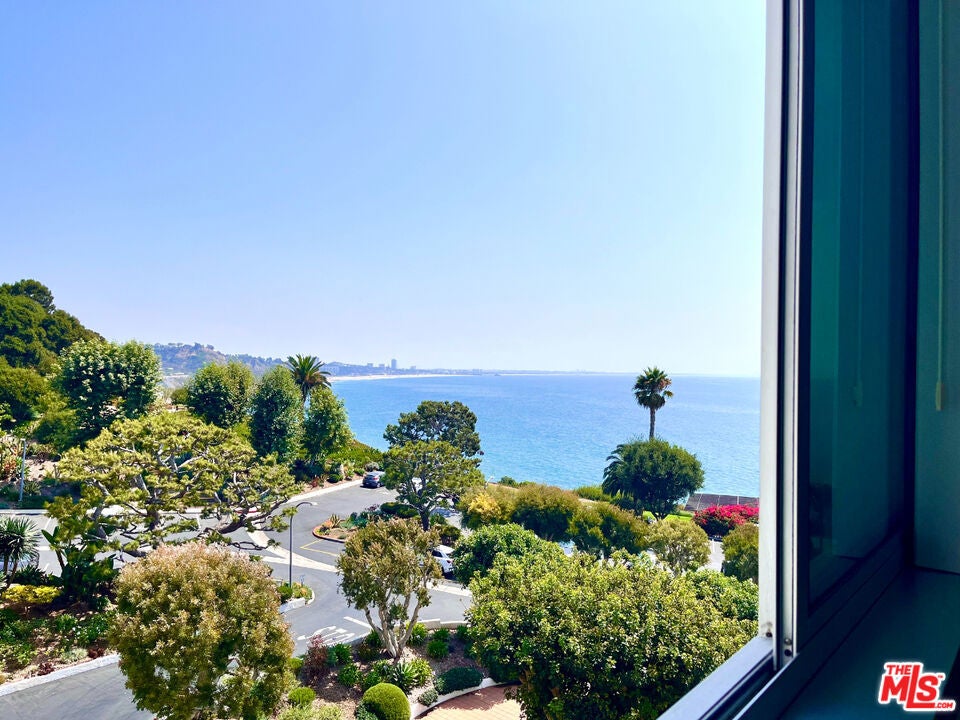 17350 W Sunset Boulevard 602