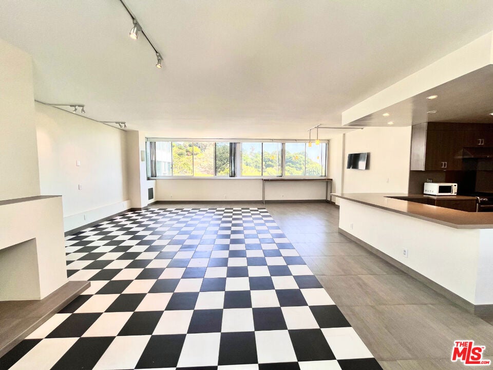 17350 W Sunset Boulevard 602