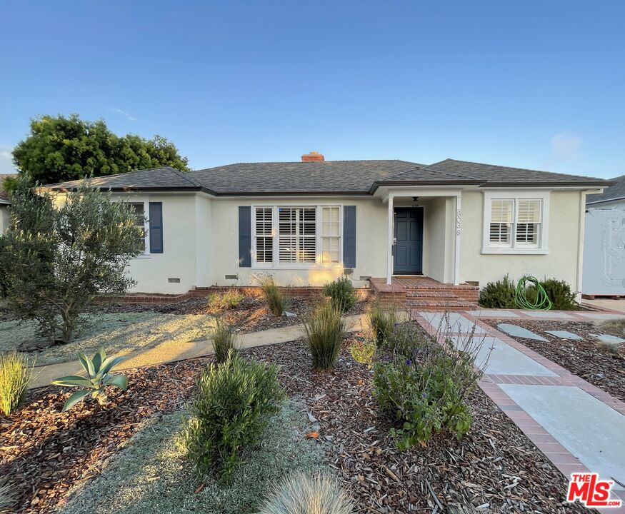 8038 Loyola Boulevard