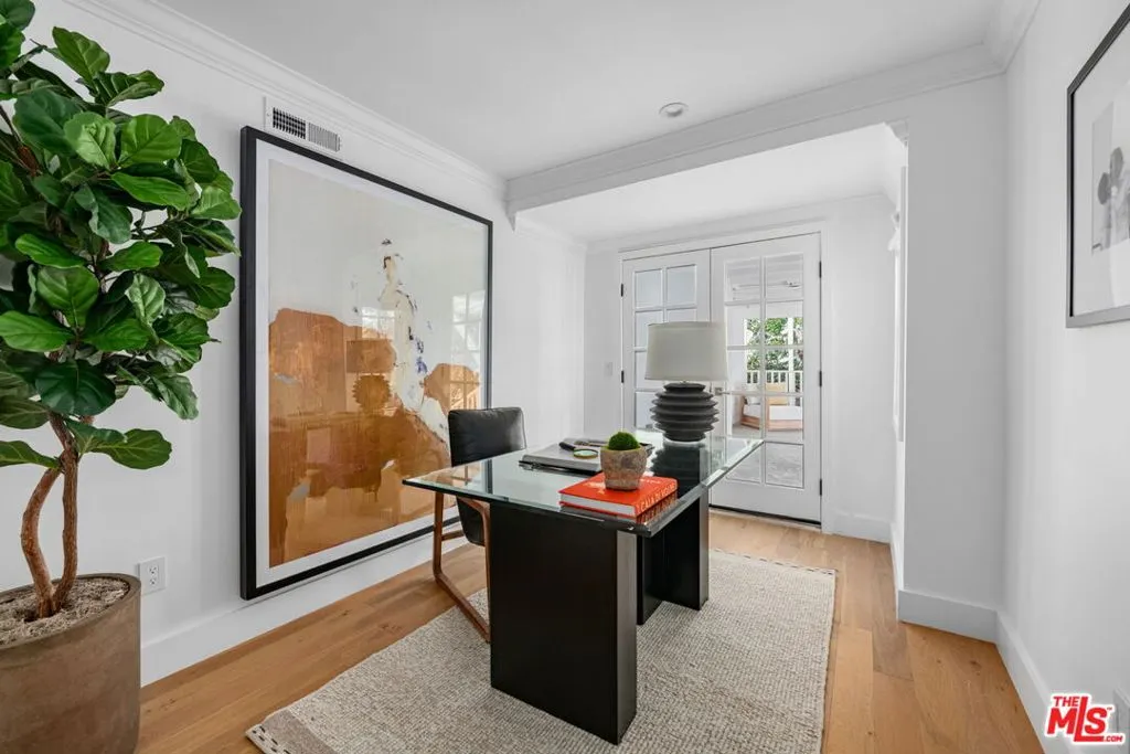 Los Angeles, California 90049, United States, 4 Bedrooms Bedrooms, ,3 BathroomsBathrooms,Residential,Active,241843