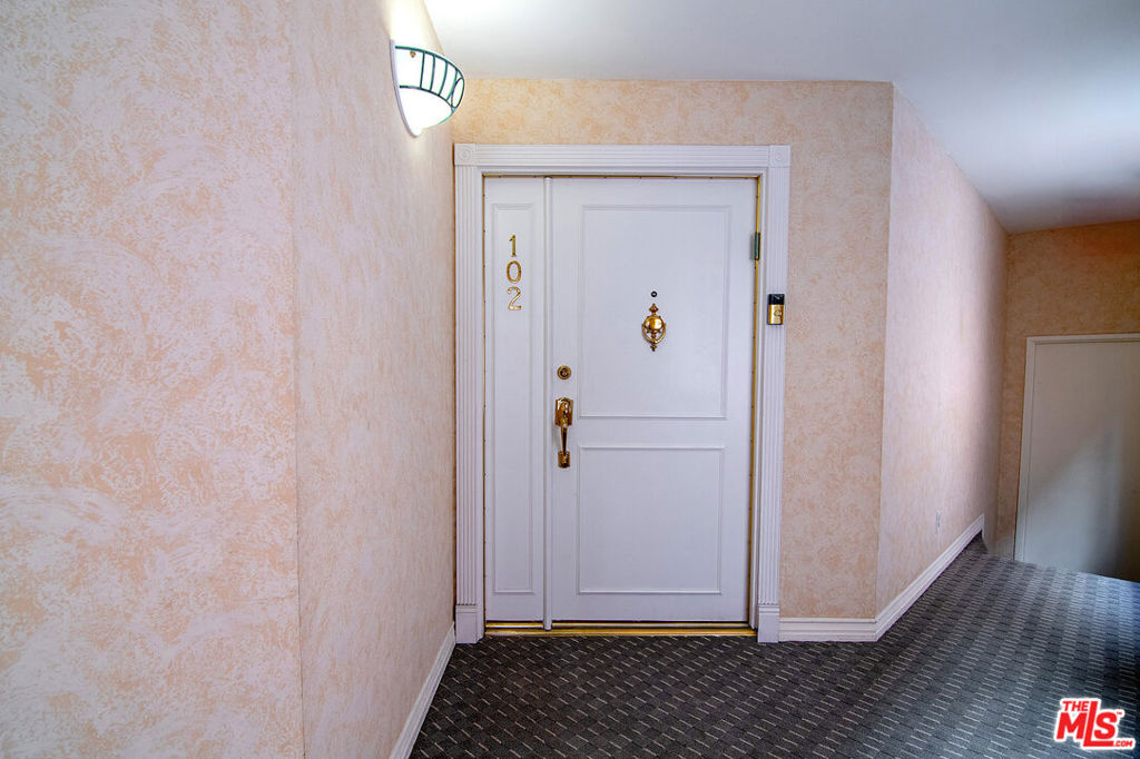 2007 S Beverly Glen Boulevard 102