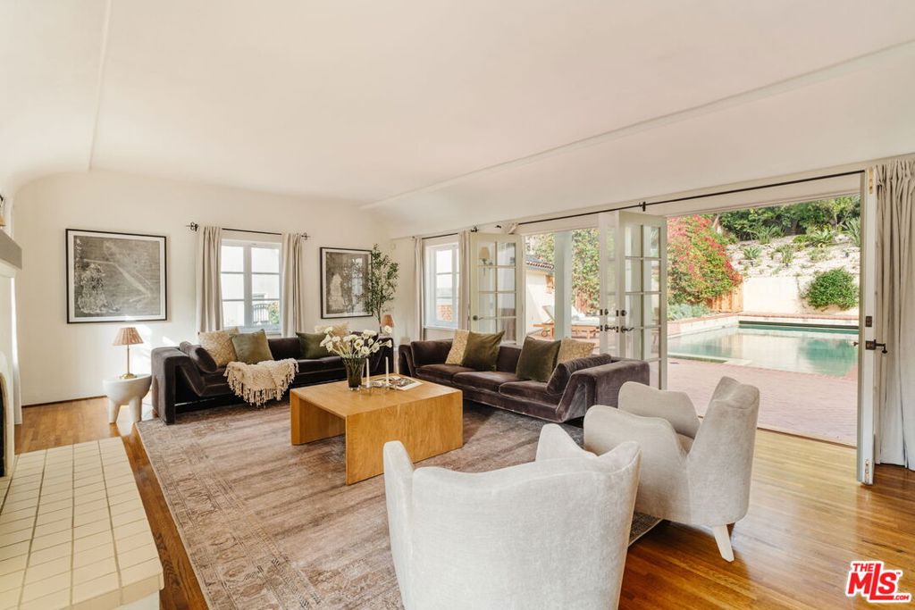 3410 La Sombra Drive