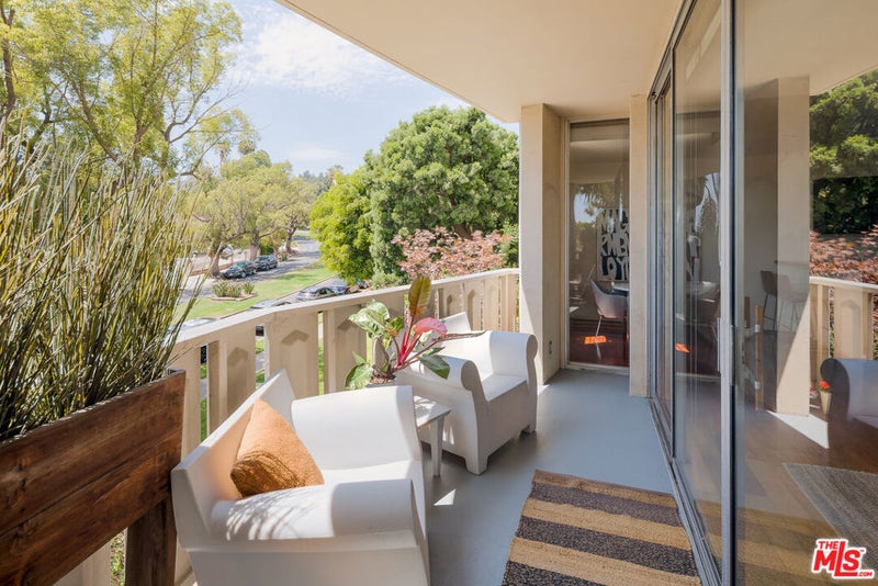 4455 Los Feliz Boulevard 207