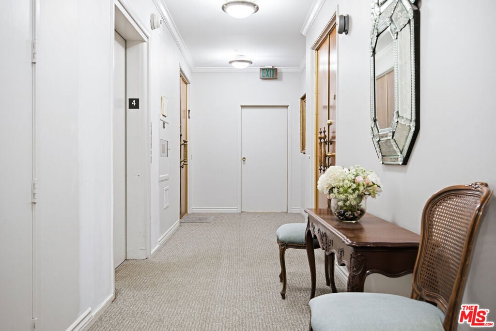325 N Oakhurst Drive 405