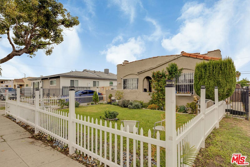 1543 W 82nd Street