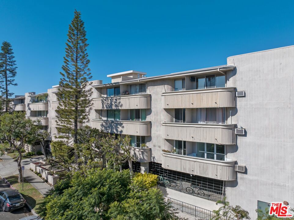 11645 Montana Avenue 137