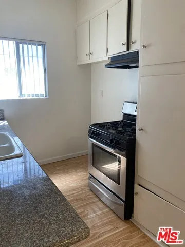 Los Angeles, California 90025, United States, 1 Bedroom Bedrooms, ,1 BathroomBathrooms,Residential,Active,193055