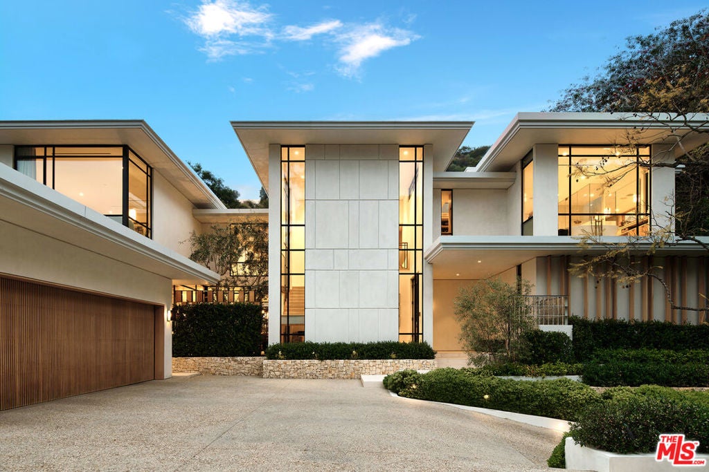 9509 Heather Road