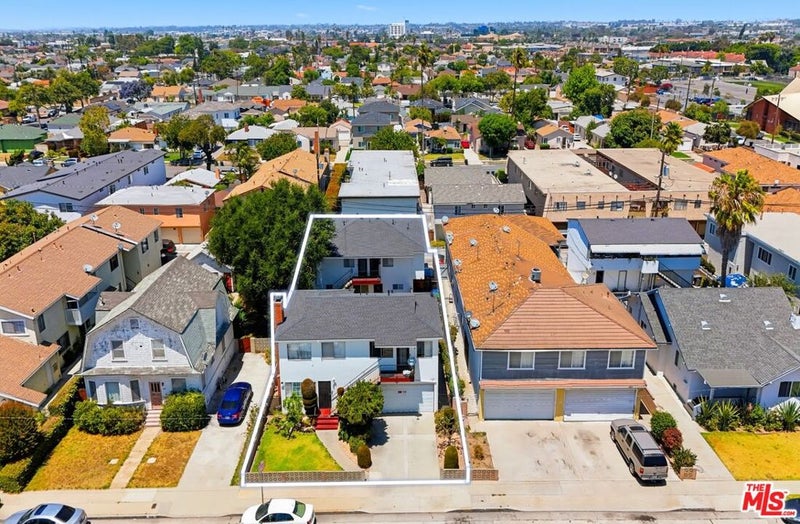 1127 W 164th Street